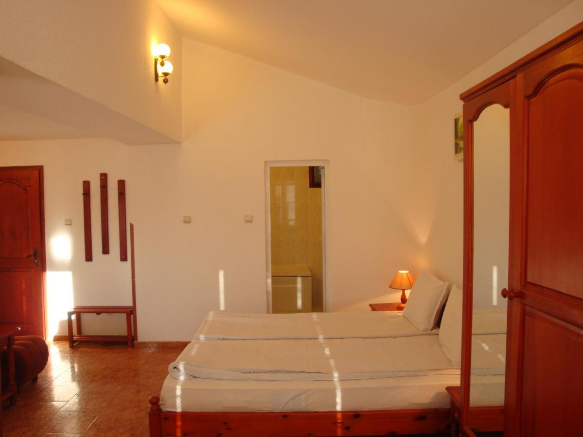 Family Hotel Diana Lyaskovo  المظهر الخارجي الصورة