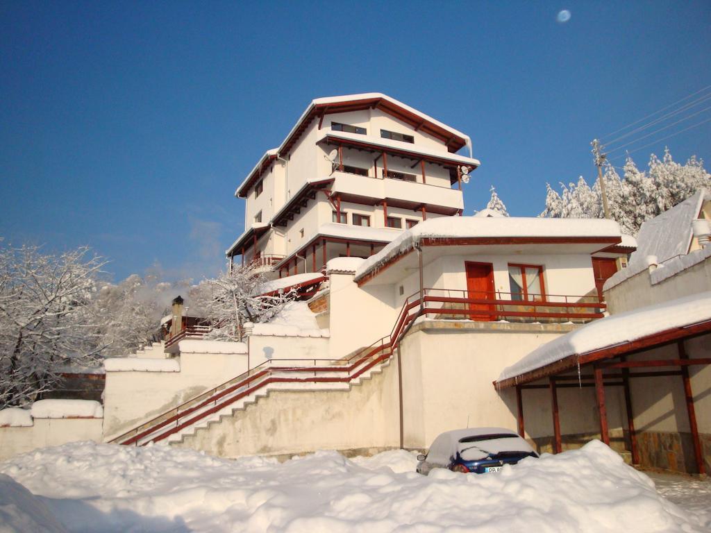 Family Hotel Diana Lyaskovo  المظهر الخارجي الصورة