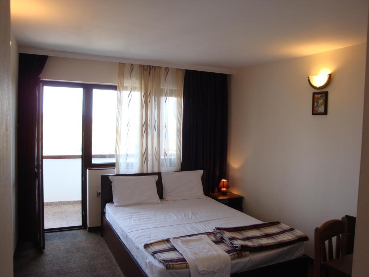 Family Hotel Diana Lyaskovo  المظهر الخارجي الصورة