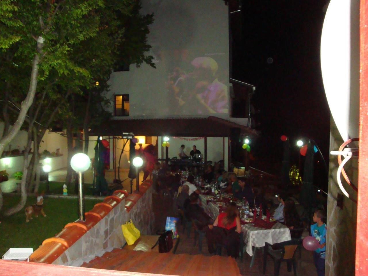 Family Hotel Diana Lyaskovo  المظهر الخارجي الصورة
